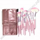 Набор из 21 кистей и инструментов для макияжа в розовой кожаной сумочке